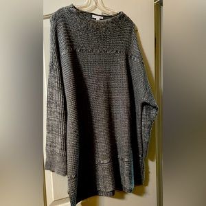 Lovely light weight tunic just in time for those cool spring mornings. Dazzle!